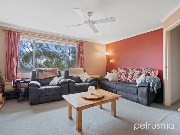 3 Selby Pl, Lindisfarne TAS 7015, Australia