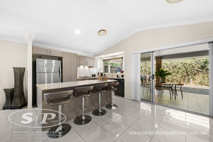 38 Stanley Ave, Middleton Grange NSW 2171, Australia