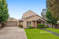 4 Talinga Ct, Berwick VIC 3806, Australia