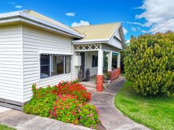 38 Winter St, Coleraine VIC 3315, Australia