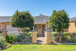 2A Ligar St, Dromana VIC 3936, Australia