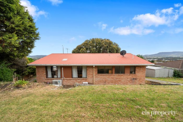 31 Arncliffe Rd, Austins Ferry TAS 7011, Australia