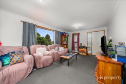 31 Arncliffe Rd, Austins Ferry TAS 7011, Australia