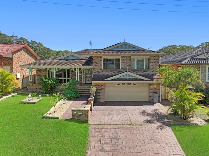 40 Hillside Dr, Berkeley Vale NSW 2261, Australia