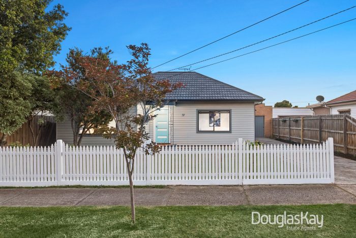 37 Blanche St, Ardeer VIC 3022, Australia