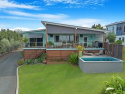 35 Highview Dr, Craignish QLD 4655, Australia