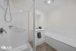 Unit 2/32 Erebus St, Warrane TAS 7018, Australia