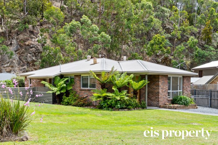 6 Godfrey Rd, Claremont TAS 7011, Australia