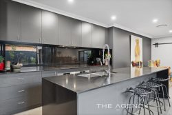 13 Stirk Rd, Alfred Cove WA 6154, Australia