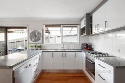 7 Kerta Cl, Greensborough VIC 3088, Australia