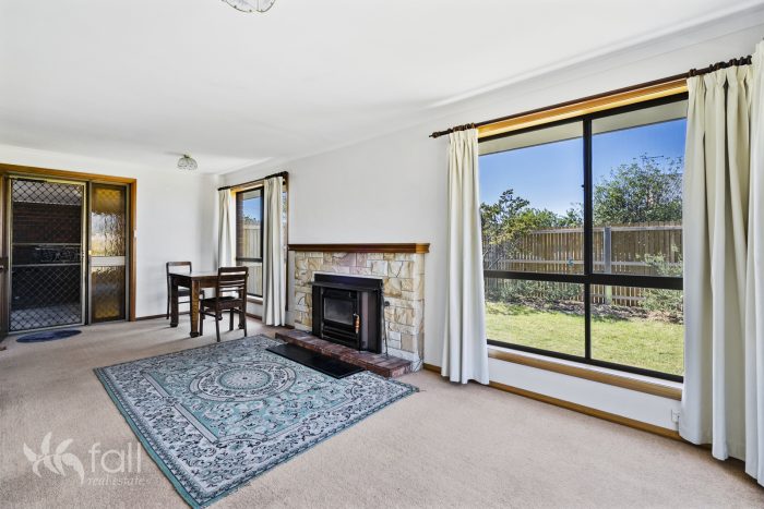 Unit 1/15 Park Rd, Lindisfarne TAS 7015, Australia