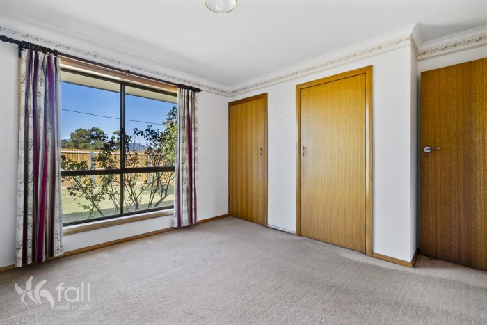 Unit 1/15 Park Rd, Lindisfarne TAS 7015, Australia