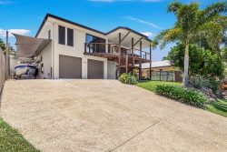 42 Parker Rd, Cannonvale QLD 4802, Australia