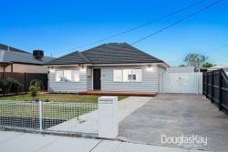 32 Raymond St, Sunshine West VIC 3020, Australia