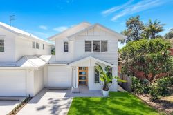 2/150 Riviera Ave, Terrigal NSW 2260, Australia