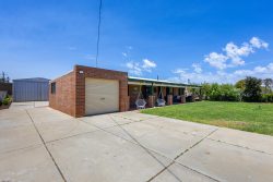 3 Rennie Cres, Lancelin WA 6044, Australia