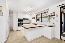 3 Rennie Cres, Lancelin WA 6044, Australia