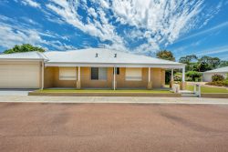 Unit 9/70 Rodoreda Cres, Ravenswood WA 6208, Australia