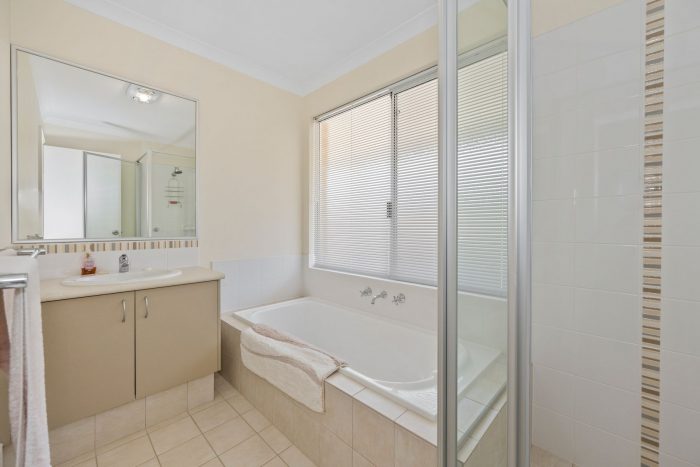 Unit 9/70 Rodoreda Cres, Ravenswood WA 6208, Australia