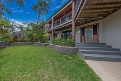 14 Stewart Dr, Cannonvale QLD 4802, Australia