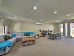 Unit 2/46 Virginia St, Denman NSW 2328, Australia