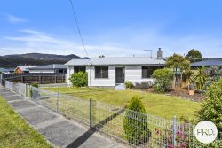 19 Walker Cres, New Norfolk TAS 7140, Australia