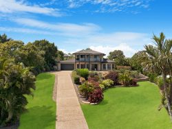 25 Jimilee St, Dundowran Beach QLD 4655, Australia