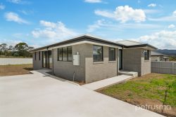 12 Bluetongue Dr, Magra TAS 7140, Australia