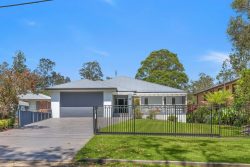 53 Boyce Ave, Wyong NSW 2259, Australia