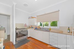 2 Burville St, Spencer Park WA 6330, Australia