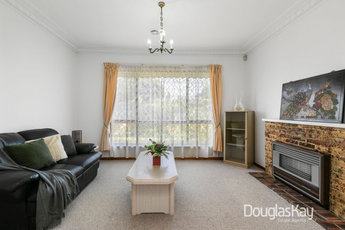 16 Couper-Angus Grove, Sunshine VIC 3020, Australia