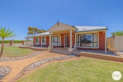 39 Cowanna Ave S, Merbein South VIC 3505, Australia