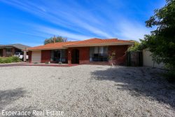 18 Crossland St, Esperance WA 6450, Australia