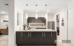 25 Driftwood Dr, Glen Waverley VIC 3150, Australia