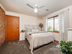 2 Erwen Ct, Shepparton VIC 3630, Australia