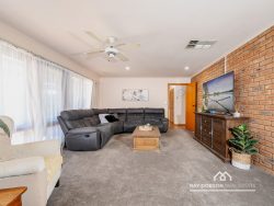 2 Erwen Ct, Shepparton VIC 3630, Australia