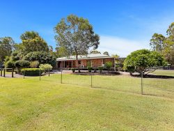 27 Newfarm Pl, Takura QLD 4655, Australia