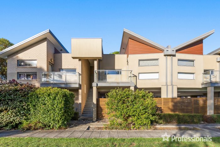 9 Hinterland Cl, Lynbrook VIC 3975, Australia