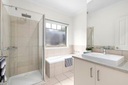 Unit 8/15-16 Jewell Pl, Highton VIC 3216, Australia