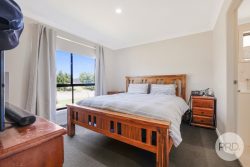 81 Kenny Dr, West Tamworth NSW 2340, Australia