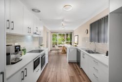 5 Greenside St, Dianella WA 6059, Australia