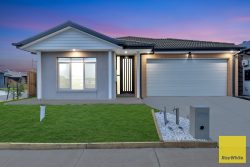 10 Morava St, Tarneit VIC 3029, Australia