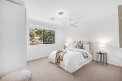 1 Nimmitabel Pl, Queanbeyan West NSW 2620, Australia