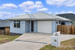 15 Poulters Rd, New Norfolk TAS 7140, Australia