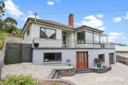 4 Selby Pl, Lindisfarne TAS 7015, Australia