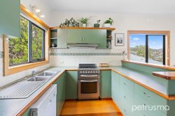 4 Selby Pl, Lindisfarne TAS 7015, Australia