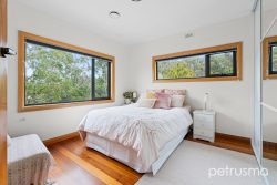 4 Selby Pl, Lindisfarne TAS 7015, Australia