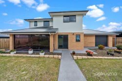 130 Stony Pt Dr, Austins Ferry TAS 7011, Australia