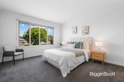 Unit 1/8 Finch St, Notting Hill VIC 3168, Australia