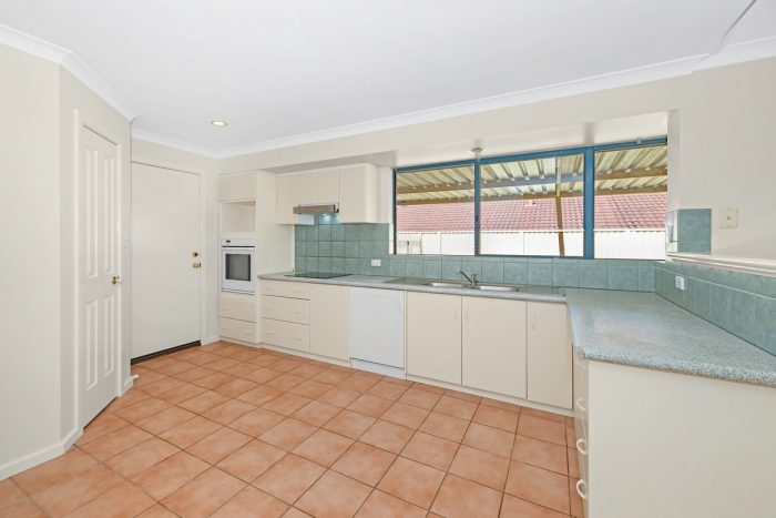 46 Target Rd, Yakamia WA 6330, Australia